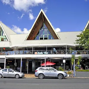 Airlie Waterfront Airlie Beach