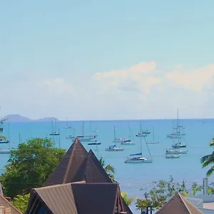 Airlie Aparthotel