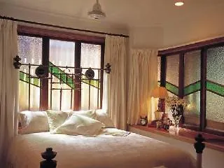 Airlie Waterfront Bed & Breakfast Airlie Beach