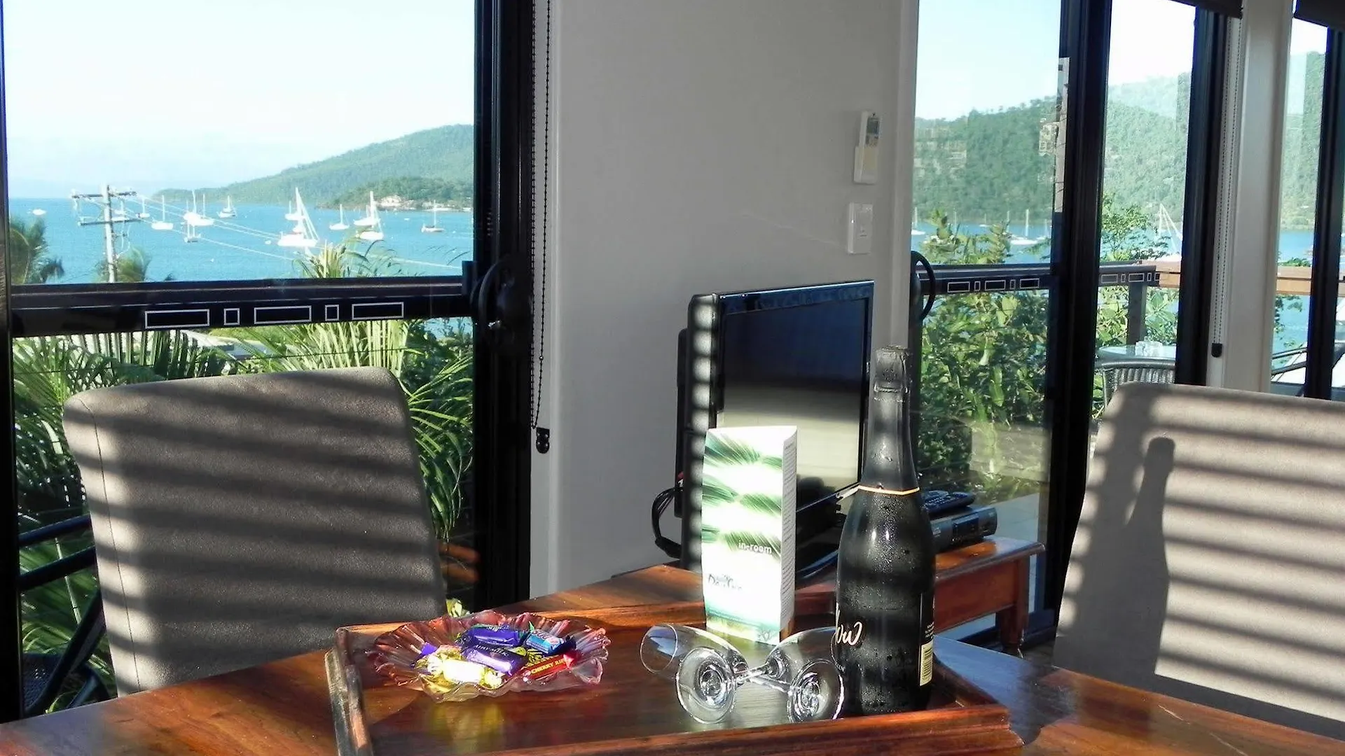 Airlie Waterfront Bed & Breakfast Airlie Beach
