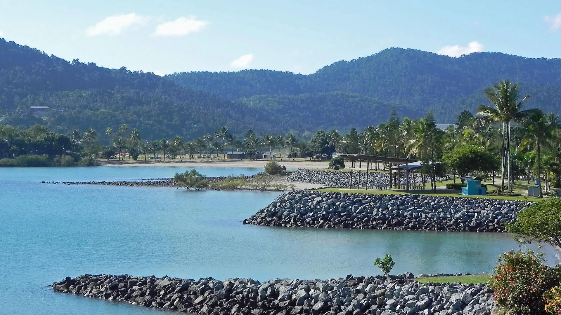 Airlie Waterfront Bed & Breakfast Airlie Beach