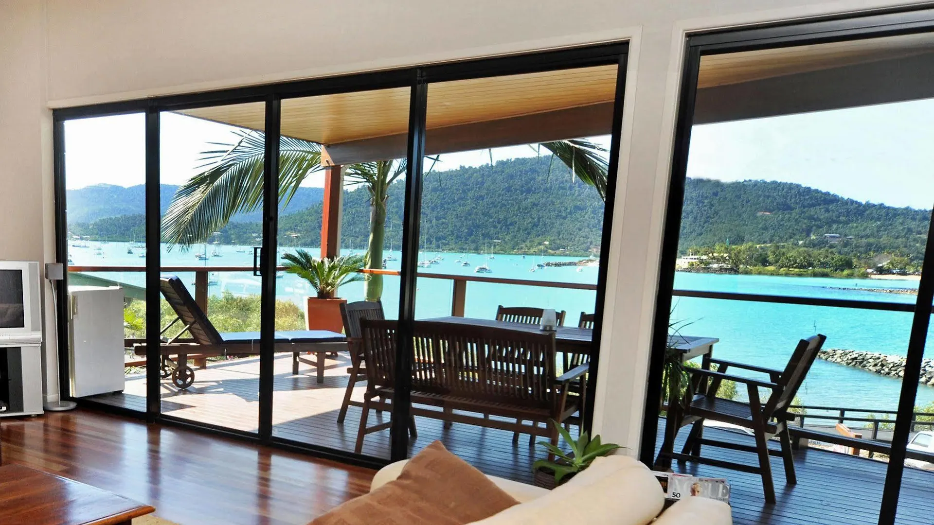 Airlie Waterfront Bed & Breakfast Airlie Beach